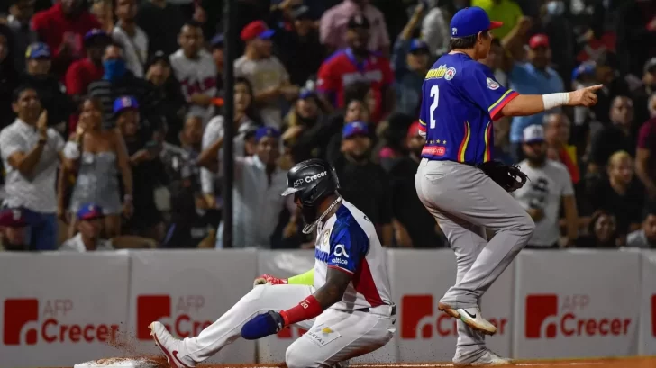 El porqué la polémica jugada Venezuela vs Dominicana fue una llamada correcta del árbitro
