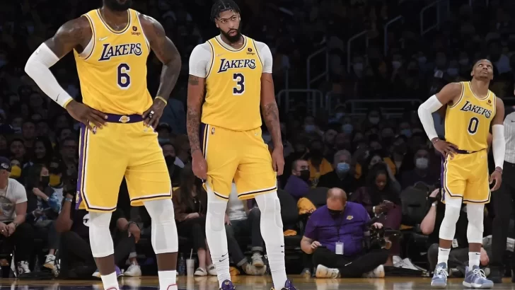¡La vergüenza de la década! Lakers queda fuera de playoffs