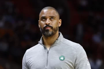 Coach de Celtics enfrenta suspensión por relación íntima con miembro del staff