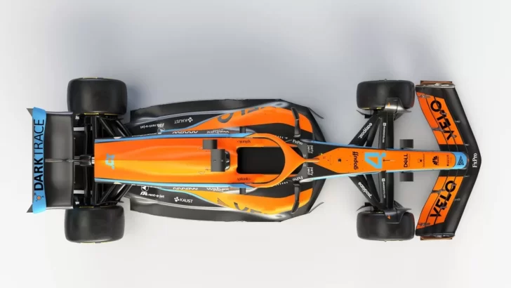 McLaren presentó su monoplaza 2022 con una sorpresa