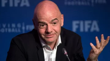 FIFA avanza en la idea de un Mundial cada dos años, en UEFA se lamentan