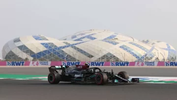 Hamilton vuela en Catar y consigue la pole, Verstappen segundo
