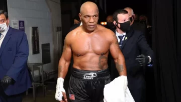 Mike Tyson confiesa que usó ayudas antes de su regreso al boxeo