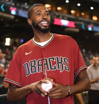 De la NBA a la MLB: Mikal Bridges se estrena como lanzador con Dbacks