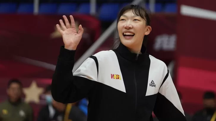 Han Xu la joven china que está revolucionando la WNBA 