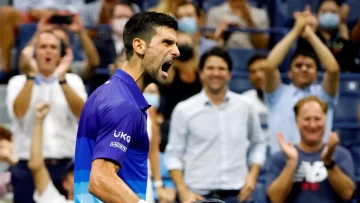 Djokovic remonta y pasa a semis del US Open, tendrá revancha contra Zverev