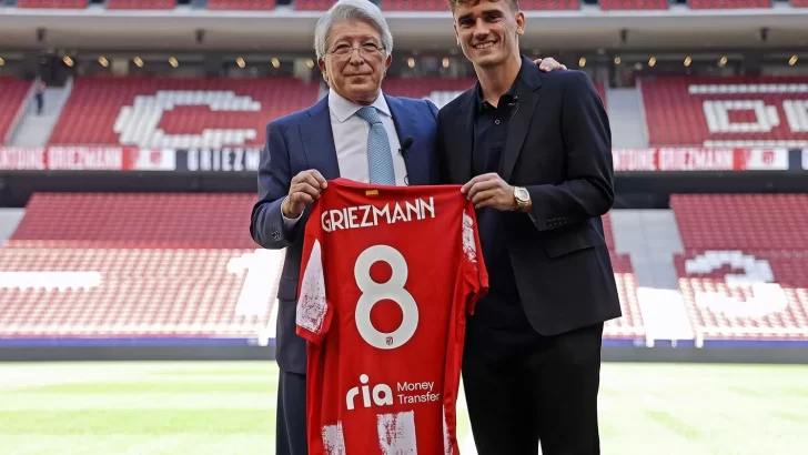 Nueva camiseta, nuevo número y nuevo peinado para Griezmann