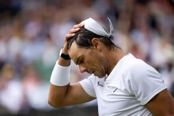 El dolor abdominal acaba con Rafael Nadal en Wimbledon