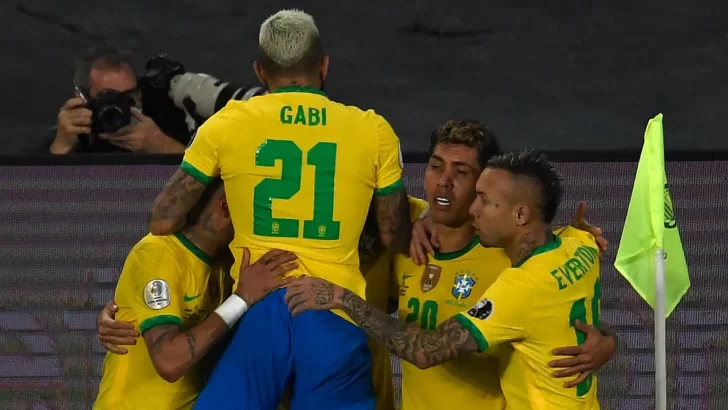Agónico y polémico triunfo de Brasil ante Colombia en la Copa América