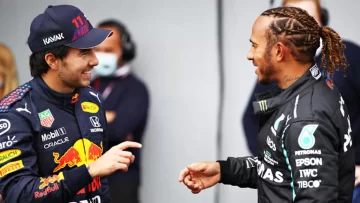 Checo Pérez pide "perdón" a Hamilton tras su defensa en Abu Dhabi