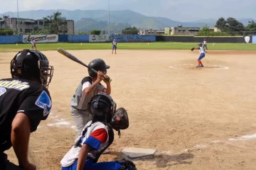 Video: Crimen organizado extorsiona academias de béisbol en Venezuela