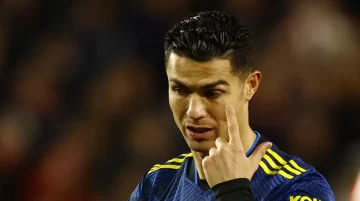¡No le gusto para nada! Cristiano Ronaldo se retiró ofuscado contra el Brentford
