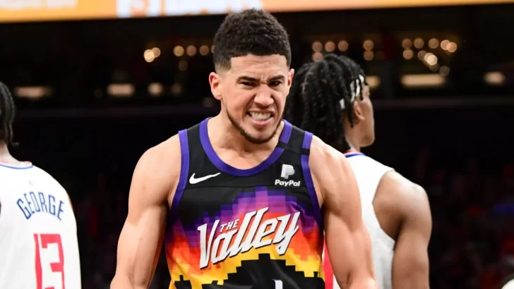 Un inspirado Booker lidera a los Suns en el Juego 1 ante Clippers