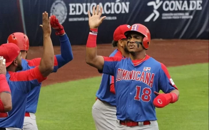 Dominicana venció a Venezuela en un duelo de batazos
