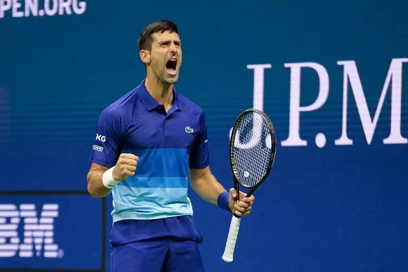 Novak Djokovic se venga de Zverev y está a un paso de hacer historia