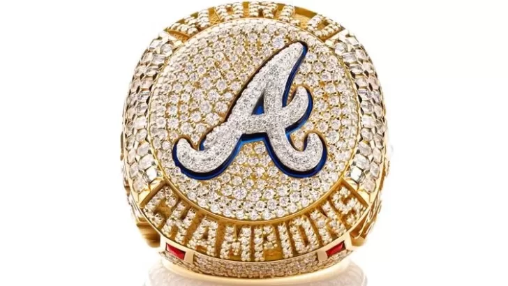 El sorprendente anillo de campeones de los Bravos de Atlanta