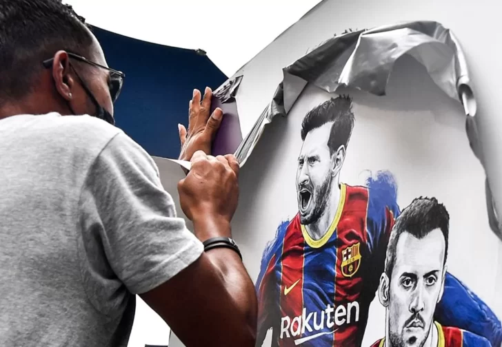 Así quitaron la imagen de Lionel Messi del Camp Nou