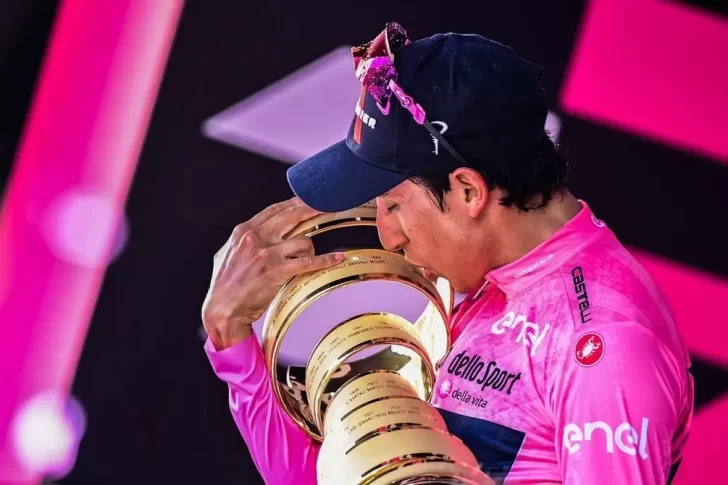Egan Bernal se coronó campeón del Giro de Italia