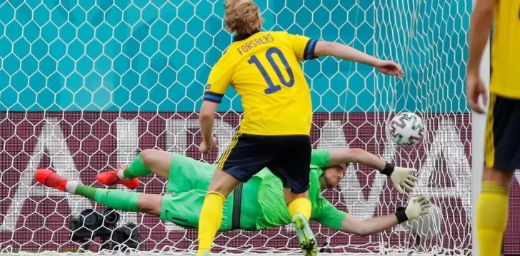 Suecia le ganó a Eslovaquia con gol de Emil Forsberg