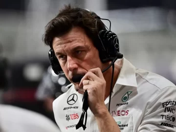 Mercedes aceptó la derrota y envió felicitaciones a Verstappen
