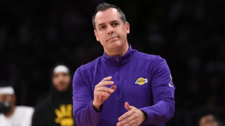 Lakers despiden a su dirigente Frank Vogel