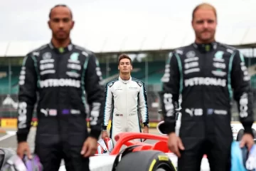 George Russell será compañero de Lewis Hamilton en Mercedes