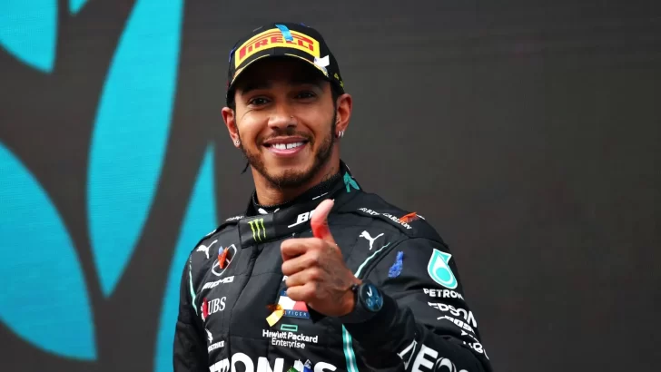 Se encamina la renovación de Lewis Hamilton en Mercedes
