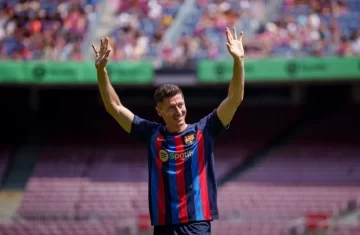 Lewa ovacionado en el Camp Nou: Marcaré muchos goles en este estadio