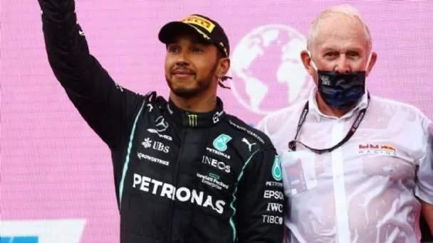 Salió padrino: Lewis Hamilton tiene apoyo con el tema de las joyas