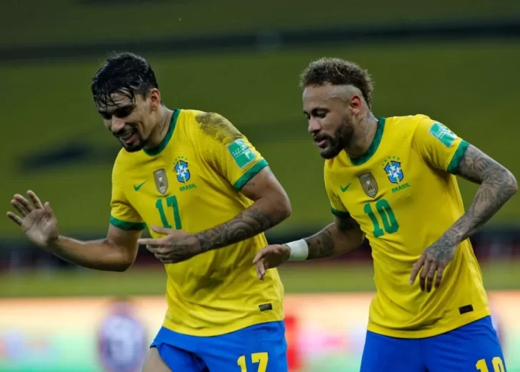 Brasil venció a Ecuador y sigue en la punta