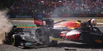 ¡No puede ser! Accidente entre Hamilton y Verstappen los deja fuera del Gran Premio de Italia