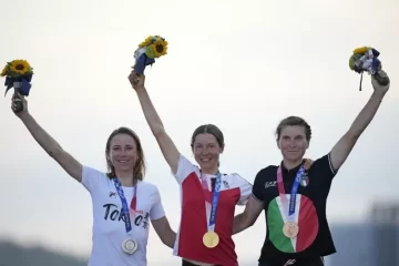 Medallistas olímpicos podrán subir al podio sin mascarilla