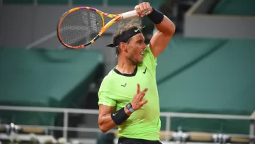 Nadal y Djokovic siguen a paso firme en Roland Garros