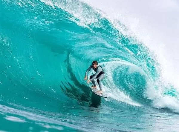 Ex campeón mundial de surf muere en Costa Rica