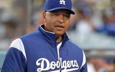 ¿Deberían los Dodgers ratificar a Dave Roberts como dirigente en 2022?