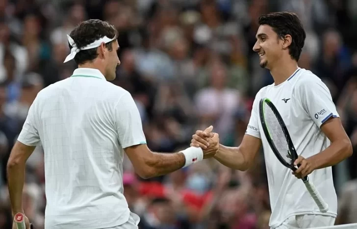 Roger Federer con paso firme avanza a cuartos de final en Wimbledon