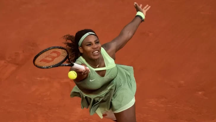 Serena Williams coquetea con el regreso a la cancha