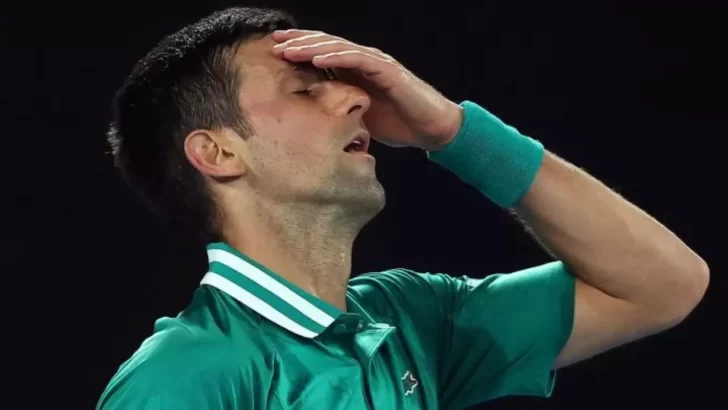 Francia da marcha atrás y no permitirá ingreso de Djokovic para Roland Garros