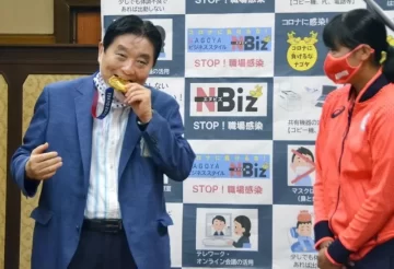El alcalde japonés que le tocó ofrecer disculpas luego de los Juegos Olímpicos