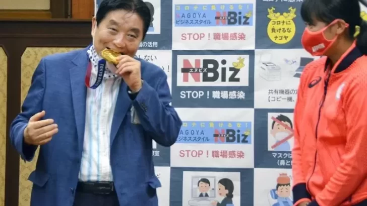El alcalde japonés que le tocó ofrecer disculpas luego de los Juegos Olímpicos