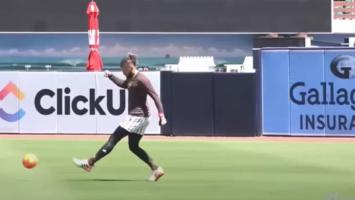 Fernando Tatis Jr. se cae jugando fútbol (+Videos)
