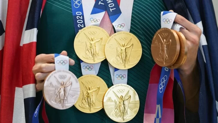 ¿Quiénes fueron los atletas con más medallas en Tokio 2020?