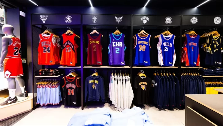 ¿Cuáles fueron las camisetas más vendidas de la NBA en la temporada?