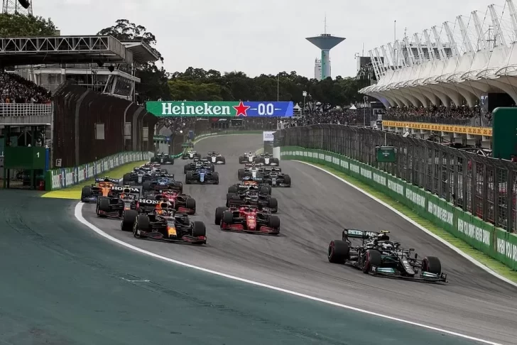 Bottas gana el sprint, Verstappen segundo e increíble remontada de Hamilton