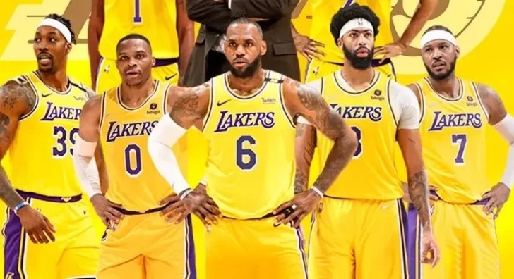 Cuatro razones por las que los Lakers se convirtieron en el mayor fracaso de la historia