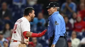 Ángel Hernández, el umpire intocable que se burla de MLB