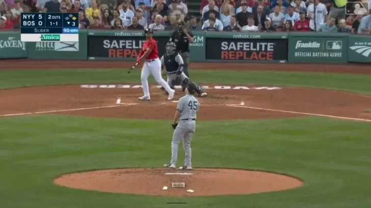 Rafael Devers sigue viendo clarita la bola y lo demostró sonando a los Yankees