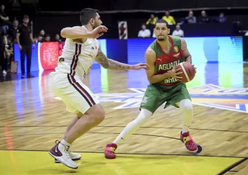 Eloy Vargas destaca en estreno en Liga Suramericana de Baloncesto