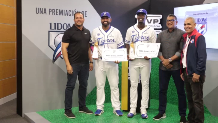 Ronny Mauricio y César Valdez recibieron sendos premios al MVP