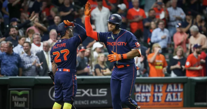 Trio de bateadores de Astros hace historia en Serie Mundial